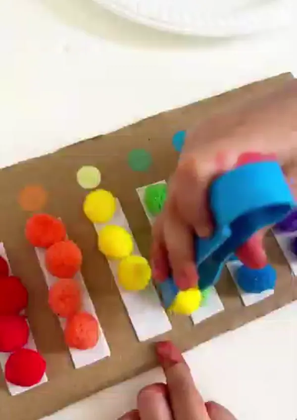 Support video: Pom-Pom Color-Match Lanes