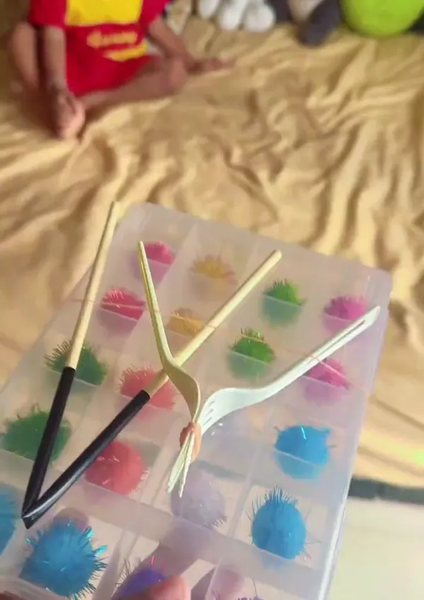 Support video: Tweezer Pom-Pom Sort